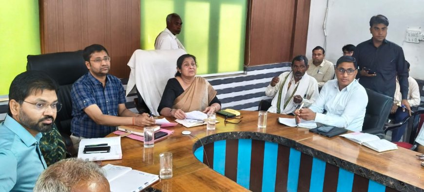 संभागीय आयुक्त ने की रूपवास में जनसुनवाई; सभी विभाग त्रिस्तरीय जनसुनवाई को गम्भीरता से लेकर आमजन को राहत दें-संभागीय आयुक्त