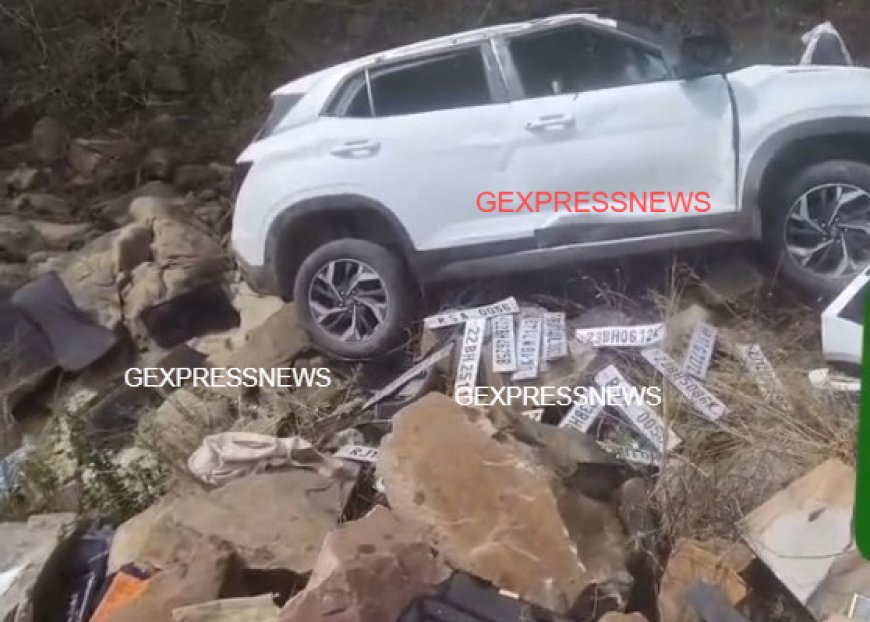 मासूम के अपहरण का प्रयास विफल ग्रामीणों ने पिछा किया तो खाई में गिरी बदमाशों की क्रेटा