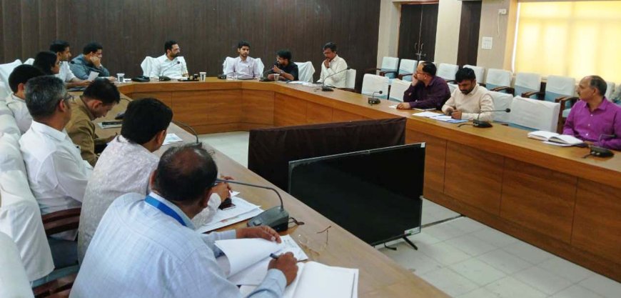 जिला कलक्टर ने राजस्थान दिवस तैयारियों की समीक्षा बैठक राजस्थान दिवस के सभी कार्यक्रम उमंग एवं उत्साह के साथ मनायें-जिला कलक्टर