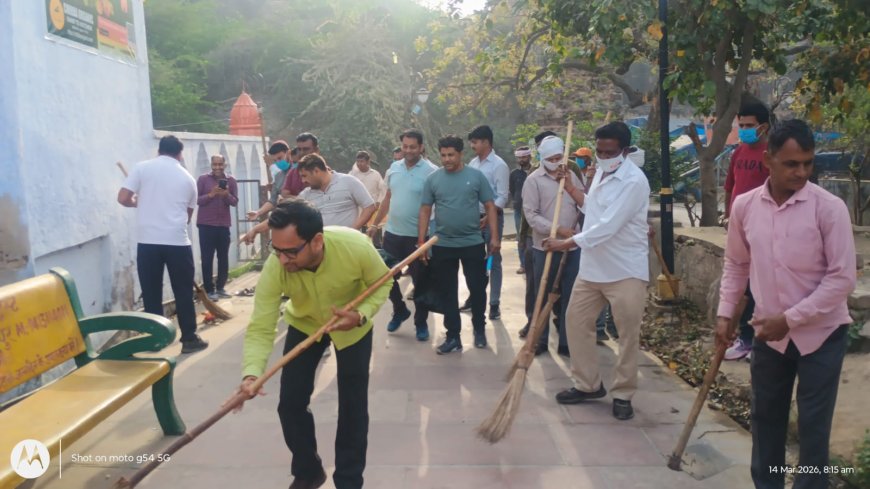 राजस्थान दिवस सप्ताह का आगाज बिहारी जी मंदिर से दिया स्वच्छता का संदेश