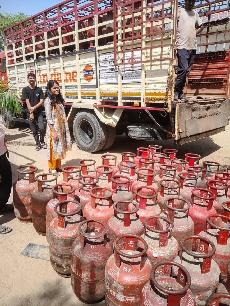 उपखंड अधिकारी मनीषा रेशम ने हडिया गैस एजेंसी ग्रामीण का किया औचक निरीक्षण, दिए आवश्यक दिशा निर्देश