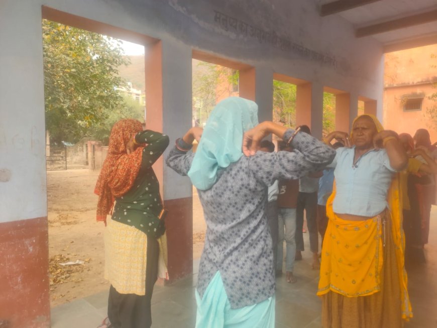 आयुष्मान आरोग्य मंदिर उपस्वास्थ्य केन्द्र  खोहरा मे योग प्रशिक्षिका ने कराया योग