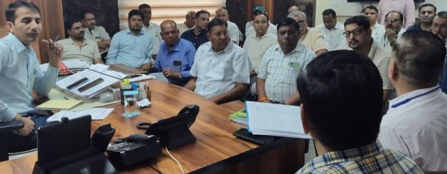 पूर्व विधायक रामहेत यादव ने प्रशासन को कराया क्षेत्रीय समस्याओं से अवगत