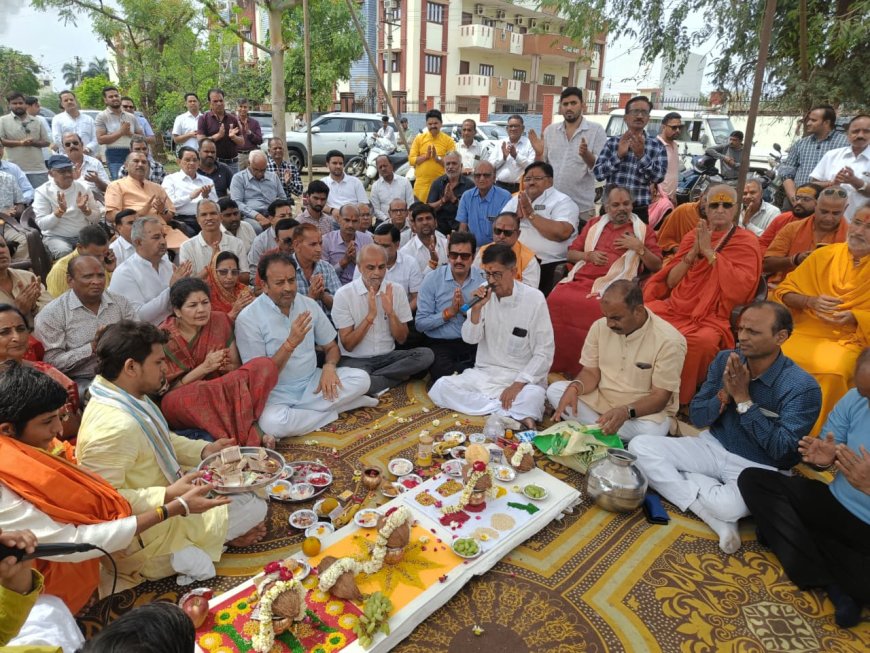 महादेव-हनुमान के जयकारों से गूंजा भीलवाड़ा, धर्म ध्वजा स्थापना के साथ शिव महापुराण कथा का श्रीगणेश