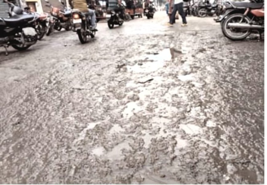 खैरथल में हेमू कालाणी चौक से रेलवे स्टेशन मार्ग बदहाल, आवागमन में परेशानी