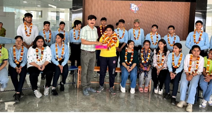 ईपीके भानु प्रताप ने 99% अंक प्राप्त कर किया जिला टॉप