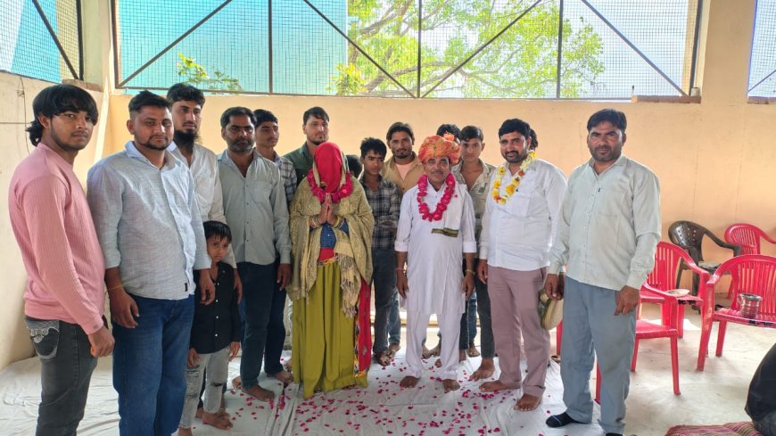 ग्राम पंचायत पाडा मे अच्छे विकास कार्य कराने पर सरपंच  को किया सम्मानित