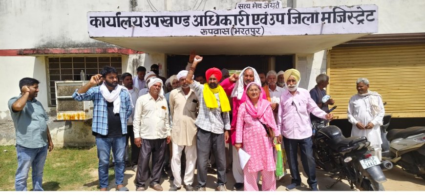 चंबल परियोजना की पाइप लाइन को ग़लत तरीके से डालने पर किसानों का विरोध प्रदर्शन, उपखण्ड अधिकारी को मुख्यमंत्री के नाम का दिया ज्ञापन