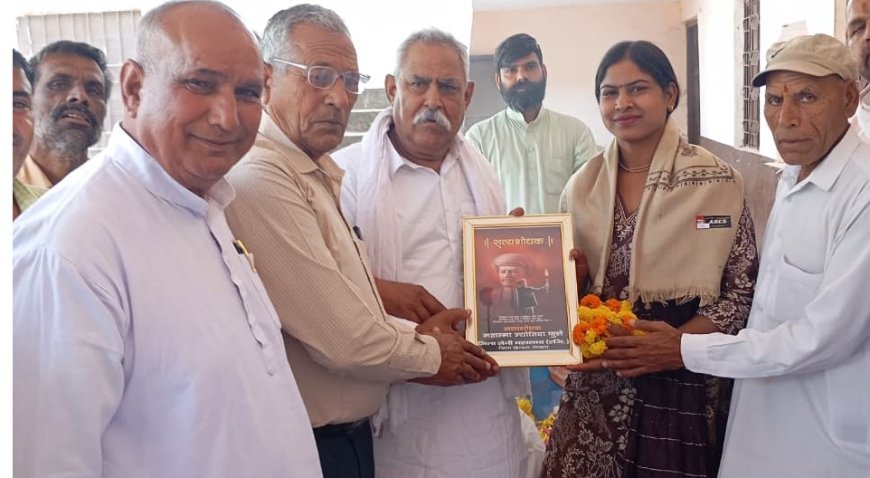 खैरथल जिला सैनी महासभा की बैठक आयोजित; हैड कांस्टेबल पुष्पा सैनी का किया सम्मान