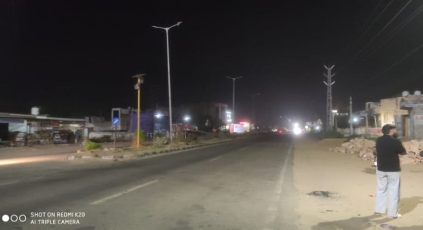 किशनगढ़ बास बाईपास पर स्ट्रीट लाइटें बंद, अंधेरे में सफर को मजबूर लोग;  स्ट्रीट लाइट खराब होने से हाईवे पर अंधेरा, नगर पालिका की कार्यशैली पर सवाल