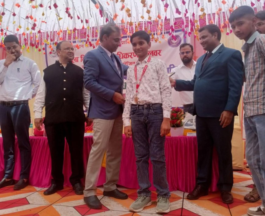 कठूमर में मेगा विधिक चेतना शिविरमें प्रतिभाशाली छात्र प्रशांत लेखी का हुआ सम्मान