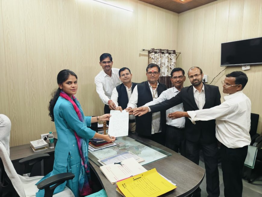 अधिवक्ता के साथ अभद्रता के विरोध में मुख्यमंत्री के नाम उपखंड अधिकारी को सौंपा ज्ञापन; दोषी पुलिसकर्मी पर कठोर कार्रवाई की मांग