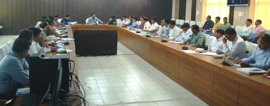 जिला कलक्टर की अध्यक्षता में समीक्षा बैठक आयोजित, फ्लैगशिप योजनाओं में पात्र व्यक्ति नहीं हो वंचित