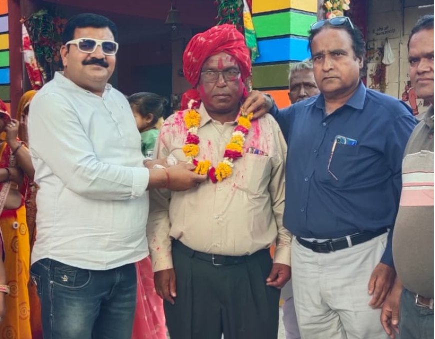 सेवानिवृत्ति पर विद्यालय विकास के लिए की तिरानबे हजार रुपए की घोषणा