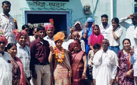 टिटपुरी की छात्रा खुशी कुमारी ने 97.40% अंक हासिल कर बढ़ाया मान, ब्लॉक स्तर पर दूसरा स्थान प्राप्त कर विद्यालय व परिवार का किया नाम रोशन