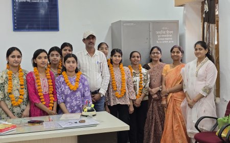 पीएम श्री राजकीय बालिका स्कूल का बोर्ड परिणाम रहा शत-प्रतिशत, छात्राओं ने गाड़े सफलता के झंडे