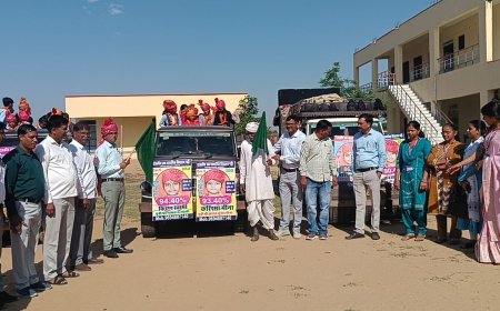 प्रवेशोत्सव और मेधावी विद्यार्थियों के सम्मान में हुआ रैली का आयोजन