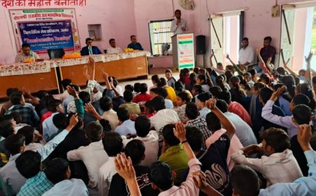 खेरली में विधिक जागरूकता शिविर हुआ आयोजित,  विद्यालय में साइबर अपराधों से बचाव की दी जानकारी