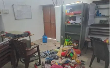 एक ही  राजकीय विद्यालय में तीसरी बार चोरी, जाली तोड़कर वॉटर कूलर और कॉपियां ले गए चोर