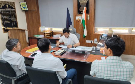 बीड़ा भिवाड़ी में जिला कलेक्टर की बैठक, विकास कार्यों की प्रगति की समीक्षा