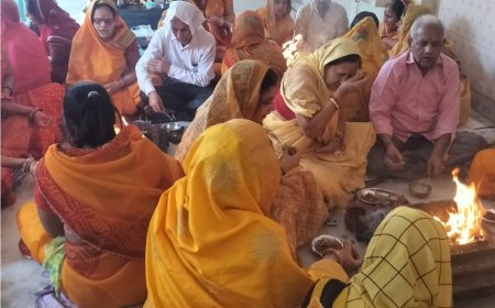 शिव मंदिर पर पांच कुण्डीय गायत्री यज्ञ का भव्य आयोजन