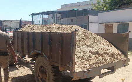 दातागंज प्रशासन की बड़ी कार्रवाई: अवैध खनन करते ट्रैक्टर-ट्रॉली जब्त, माफियाओं में हड़कंप