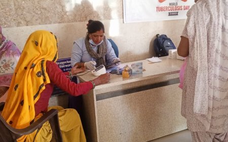 गोविंदगढ़ के मालपुर पीएचसी में स्वास्थ्य शिविर: 81 मरीजों की हुई जांच