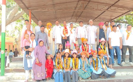 सरकारी विद्यालय की ओर से बोर्ड परीक्षा में सर्वाधिक प्रतिशत प्राप्तांक प्रतिभाशाली बच्चों की निकाली रैली सरकारी स्कूल में प्रवेश का दिया संदेश