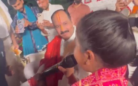 7 साल की तक्षवी ने 'वेदसार शिवस्तव' के सस्वर पाठ से पंडित प्रदीप मिश्रा को किया मंत्रमुग्ध