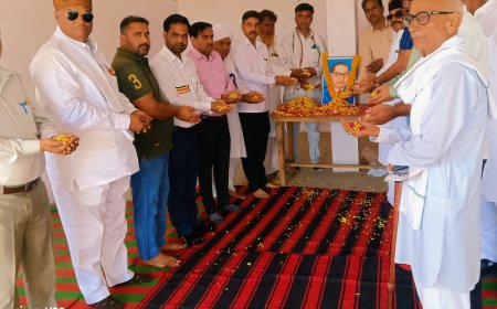 रामगढ़ कांग्रेस कार्यालय पर डॉक्टर भीमराव अंबेडकर की जयंती मनाई