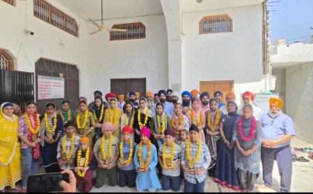 सिख समाज ने बैसाखी पर्व समारोह में प्रतिभावान विद्यार्थियों का किया सम्मान