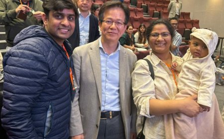 साउथ कोरिया मे आयोजित अंतर्राष्ट्रीय डेंटल सेमिनार में डॉ तन्मय खंडेलवाल डॉ आंचल जैन को किया सम्मानित