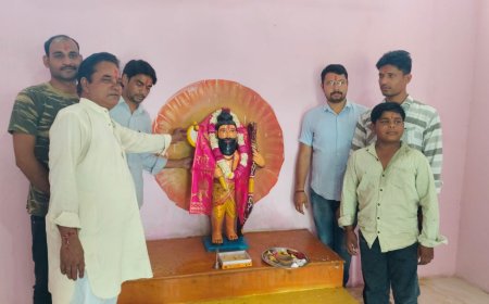 कठूमर में धूमधाम से मनाया भगवान श्री परशुराम जन्मोत्सव, मंदिर में हुआ पंचामृत अभिषेक व पूजा-अर्चना