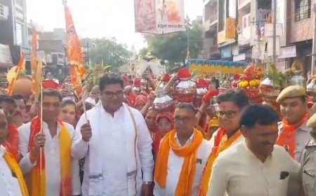 डीग में जिला ब्राह्मण समाज द्वारा निकाली गई भगवान परशुराम की भव्य शोभायात्रा