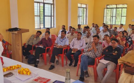 गोविंदगढ़ के राउमावि घाट में सत्रारंभ वाकपीठ संगोष्ठी शुरू: प्रवेशोत्सव, व्यावसायिक शिक्षा और प्रशासनिक नवाचारों पर हुआ मंथन