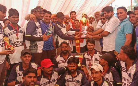 सकट क्रिकेट प्रतियोगिता: महुआ खुर्द ने जीता फाइनल मुकाबला; नया गांव बोलका को 49 रनों से हराकर ट्रॉफी पर जमाया कब्जा