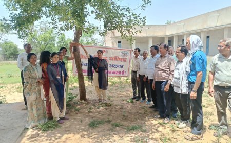 भीषण गर्मी में बेजुबानों के लिए बढ़े हाथ: खेरली में वैश्य महासम्मेलन व विहिप ने लगाए परिंडे