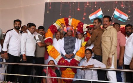 तखतगढ़ में 100 फीट ऊंचे तिरंगे का भव्य उद्घाटन राज्यपाल ओम प्रकाश माथुर एवं कैबिनेट मंत्री जोराराम कुमावत ने की विभिन्न विकास कार्यों में उद्घाटन व लोकार्पण