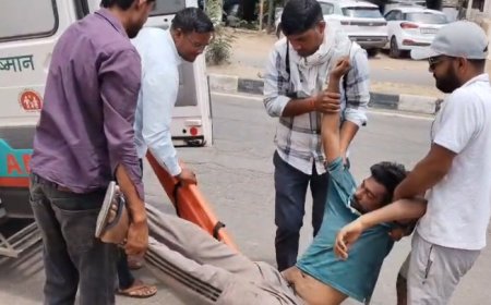 अलवर के तुलेडा मोड़ पर सड़क किनारे अचेत मिला युवक,जागरूक नागरिकों ने एंबुलेंस बुलाकर पहुंचाया अस्पताल; आधार कार्ड से हुई युवक की पहचान