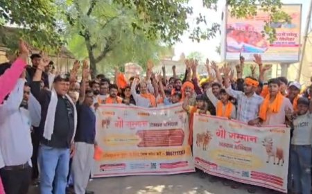 रामगढ़ में गौ माता को राष्ट्रीय माता बनाने की मांग, 5800 पन्नौ पर लिखा खून से पत्र, गौ सेवकों ने एसडीएम कार्यालय तक निकाली रैली