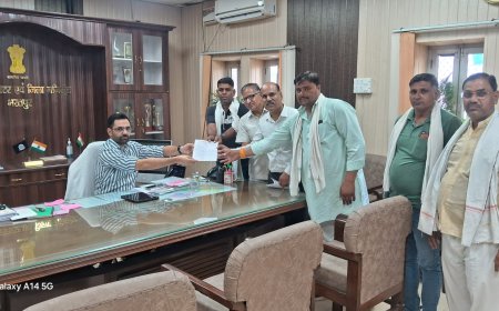 खाद-बीज विक्रेताओं की देशव्यापी हड़ताल: भरतपुर जिला संघ ने प्रधानमंत्री के नाम जिला कलेक्टर को सौंपा ज्ञापन