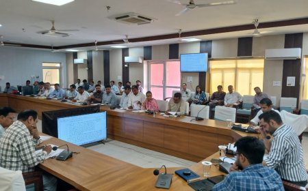 साप्ताहिक समीक्षा बैठक आयोजित; पेयजल व विद्युत की आपूर्ति रखें निर्बाध, चिकित्सा संस्थानों में रखें माकूल व्यवस्थाऐं - जिला कलक्टर