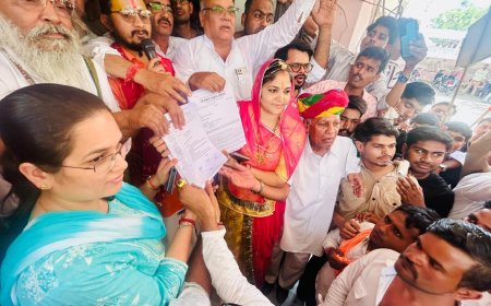 ​गौ माता को राष्ट्रमाता का दर्जा देने की मांग, मकराना में तहसीलदार को सौंपा ज्ञापन