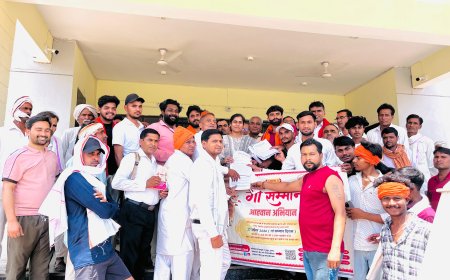 गौ सम्मान अभियान को लेकर मालाखेड़ा मे उपखण्ड अधिकारी को राष्ट्रपति, राज्यपाल, प्रधानमंत्री, मुख्यमंत्री के नाम सौंपा ज्ञापन