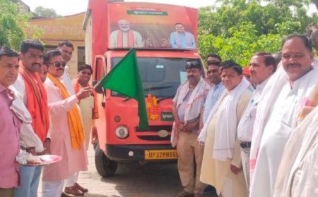 कठूमर में विधायक रमेश खींची ने दिखाई हरी झंडी, ग्राम विकास रथ किया रवाना