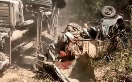 उन्नाव में भीषण सड़क हादसा: दो ट्रकों के बीच पिसी बोलेरो, एक ही परिवार की 5 महिलाओं समेत 6 की मौत