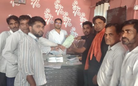 निर्माणाधीन पार्क का नाम 'अम्बेडकर पार्क' रखने हेतु अधिशासी अधिकारी को सौंपा ज्ञापन