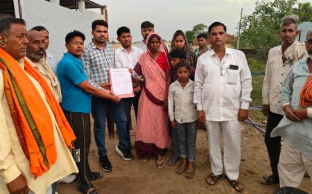 मिशन बेसहारा: अनाथ बच्चों के लिए आगे आई समाज सेवा टीम, 52 हजार की सहायता राशि सौंपी