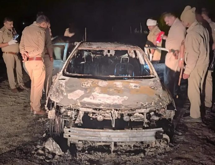 कार में लगी भीषण आग, ऑपरेशन के बाद घर लौट रही 25 वर्षीय विवाहिता की जिंदा जलकर मौत