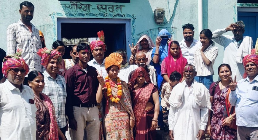 टिटपुरी की छात्रा खुशी कुमारी ने 97.40% अंक हासिल कर बढ़ाया मान, ब्लॉक स्तर पर दूसरा स्थान प्राप्त कर विद्यालय व परिवार का किया नाम रोशन